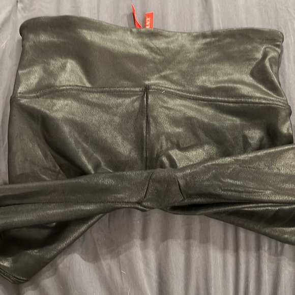Spanx faux leather pants - Picture 5 of 6
